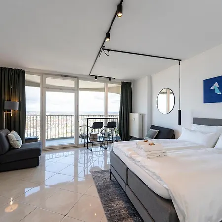 In Der 30. Etage, Tolle Aussicht, Zentral *