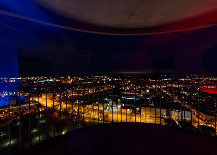 דירה In Der 30. Etage, Tolle Aussicht, Zentral
