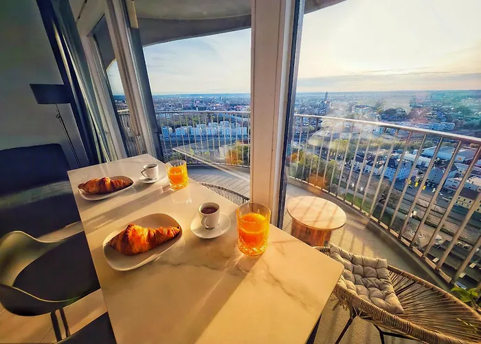 דירה In Der 30. Etage, Tolle Aussicht, Zentral